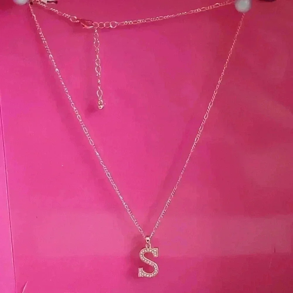 Gold "S" letter necklace
